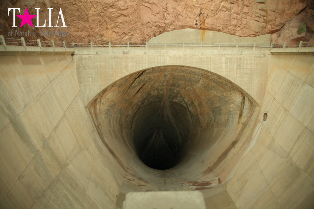 Гидроэлектростанция Плотина Гувера на реке Колорадо в Гранд Каньоне Аризоны